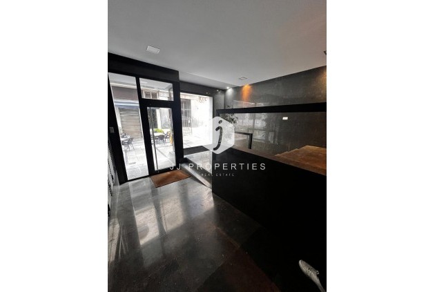 Segunda mano - Apartamento / piso -
Torrevieja - Centro - Muelle Pesquero