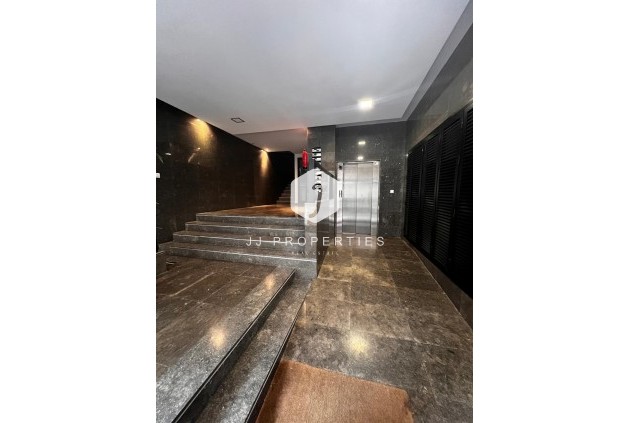 Segunda mano - Apartamento / piso -
Torrevieja - Centro - Muelle Pesquero