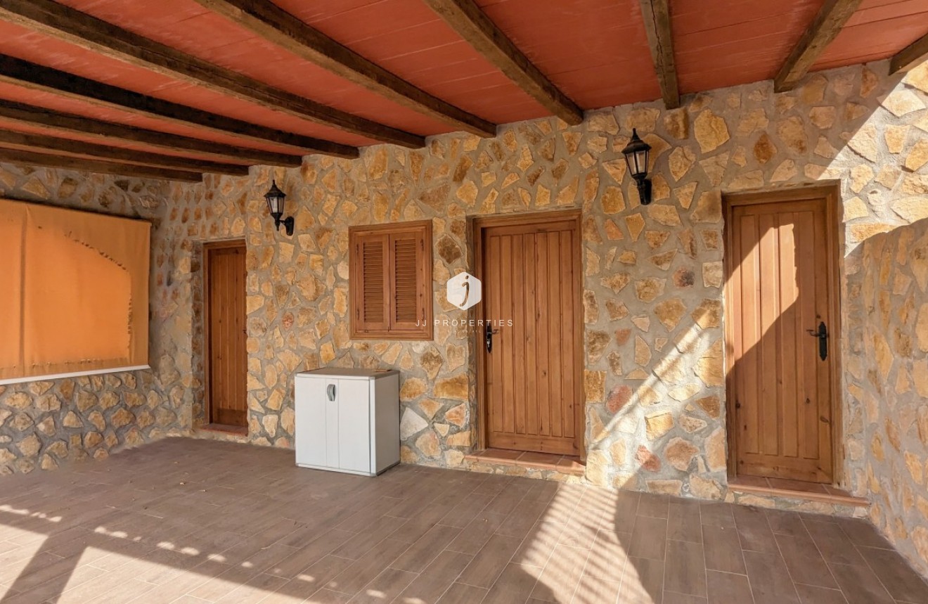 Segunda mano - Villa -
Bigastro - Inland