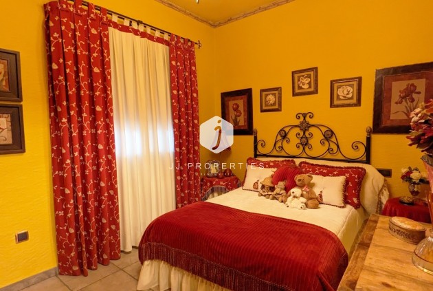 Segunda mano - Villa -
Bigastro - Inland