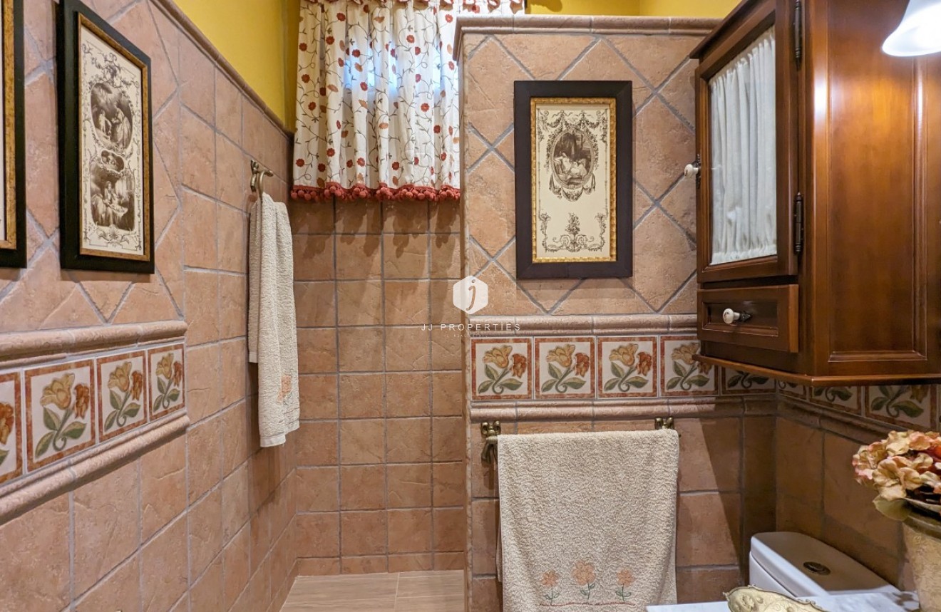 Segunda mano - Villa -
Bigastro - Inland