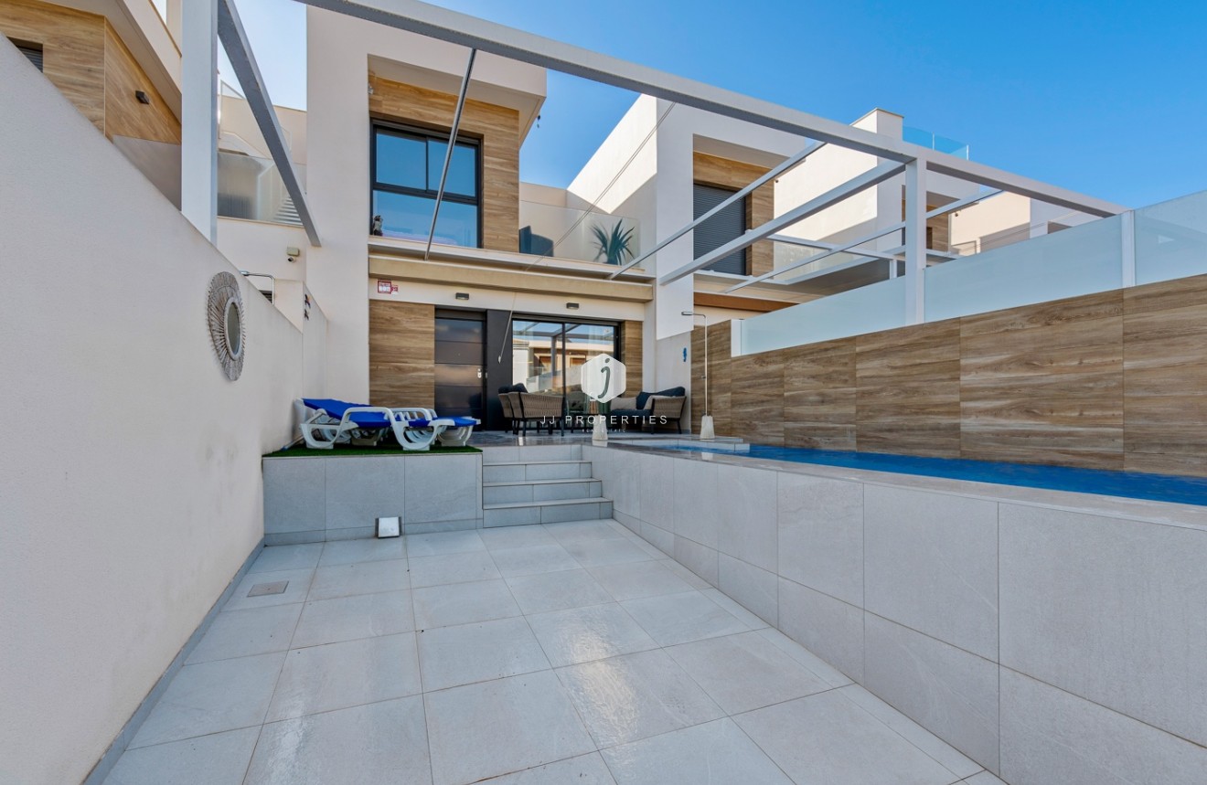 Segunda mano - Villa -
Ciudad Quesada - Costa Blanca