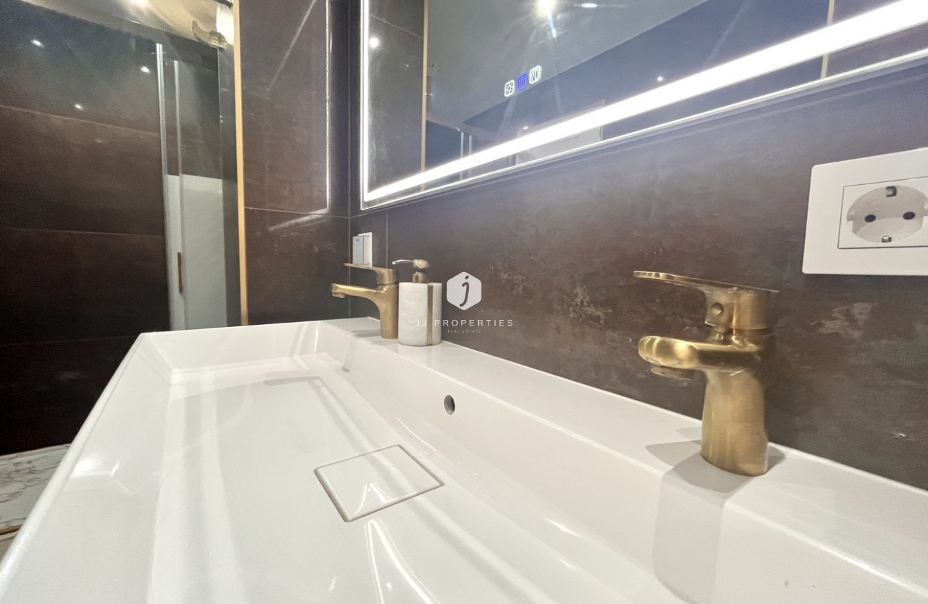 Segunda mano - Apartamento / piso -
Torrevieja - Costa Blanca