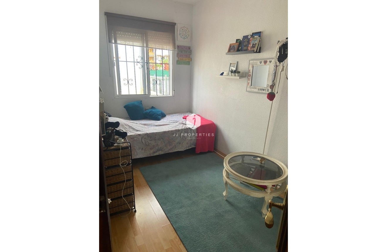 Segunda mano - Chalet -
Orihuela Costa - Punta Prima