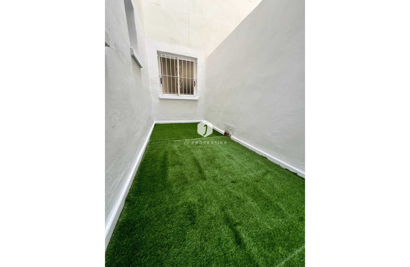 Segunda mano - Apartamento / piso -
Torrevieja - Centro