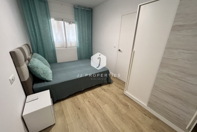 Segunda mano - Apartamento / piso -
Torrevieja - Centro