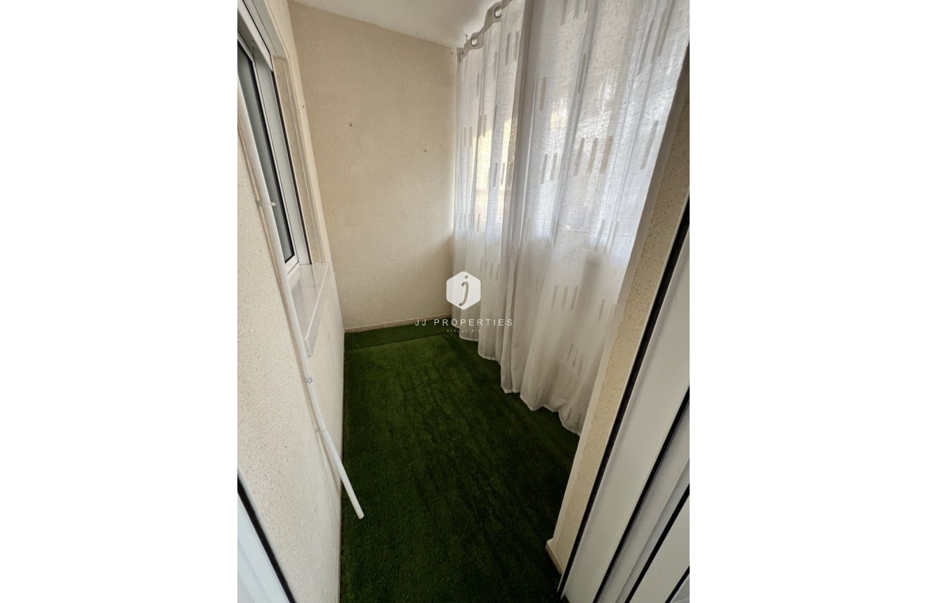 Segunda mano - Apartamento / piso -
Torrevieja - Centro