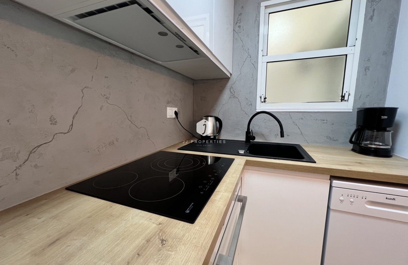 Segunda mano - Apartamento / piso -
Torrevieja - Centro