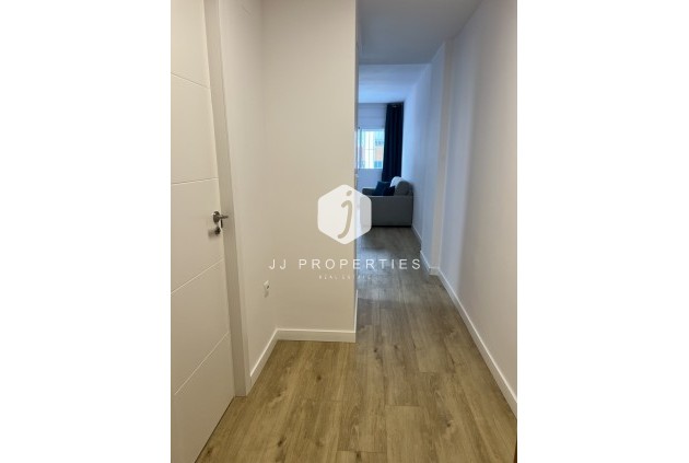 Segunda mano - Apartamento / piso -
Torrevieja - Centro