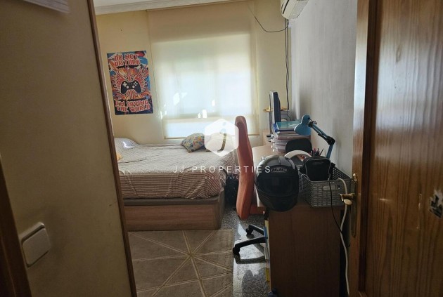 D'occasion - Attique -
Torrevieja - CENTRE