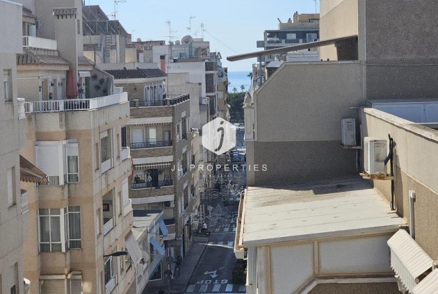 D'occasion - Attique -
Torrevieja - CENTRE