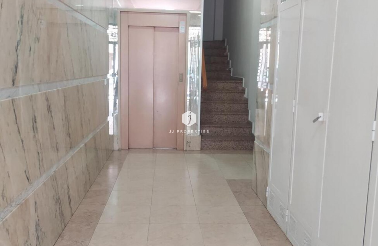 D'occasion - Attique -
Torrevieja - CENTRE