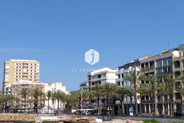 D'occasion - Attique -
Torrevieja - CENTRE