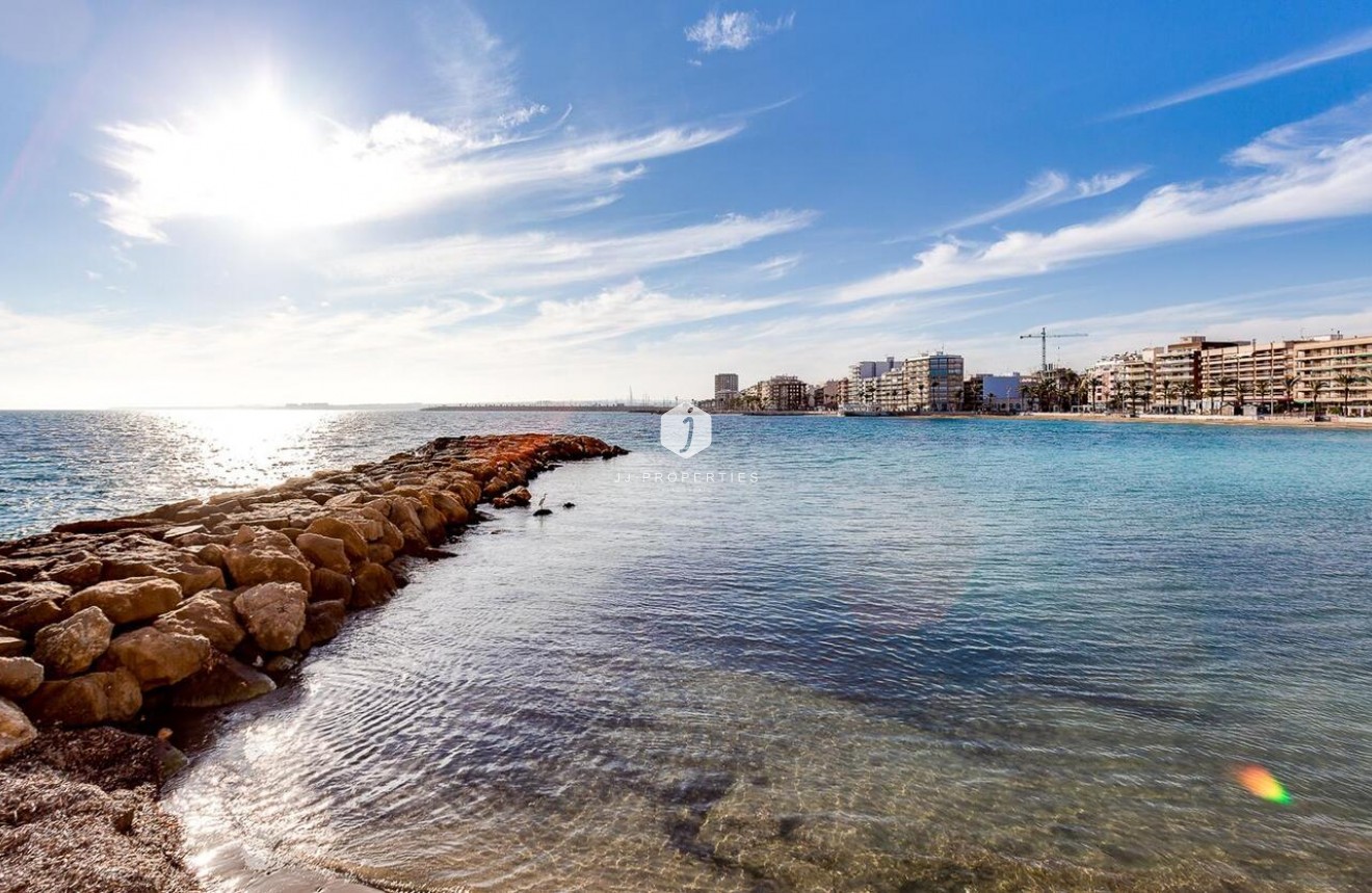 D'occasion - Attique -
Torrevieja - CENTRE