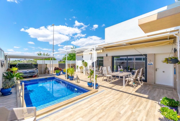 Segunda mano - Villa -
Daya Nueva - Costa Blanca