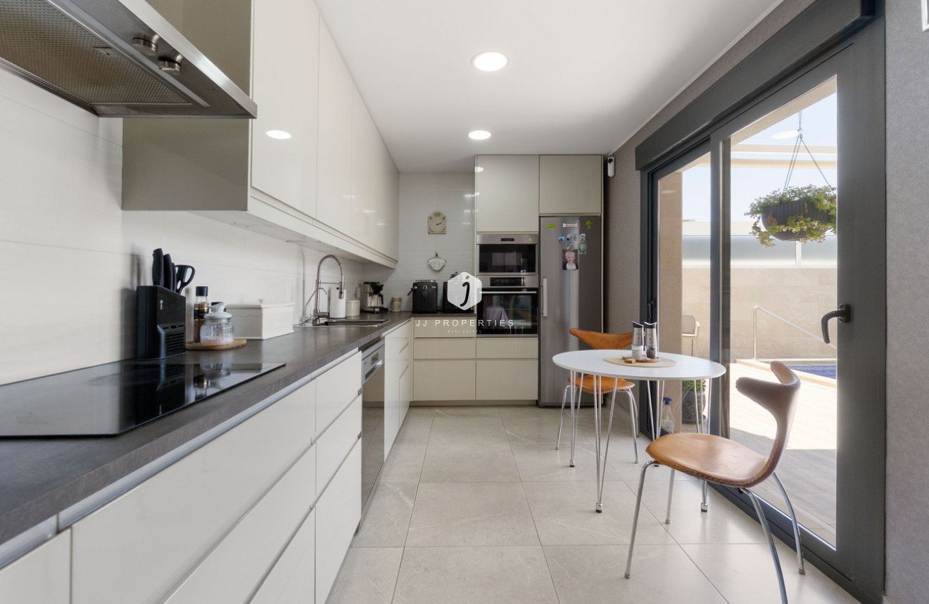 Segunda mano - Villa -
Daya Nueva - Costa Blanca