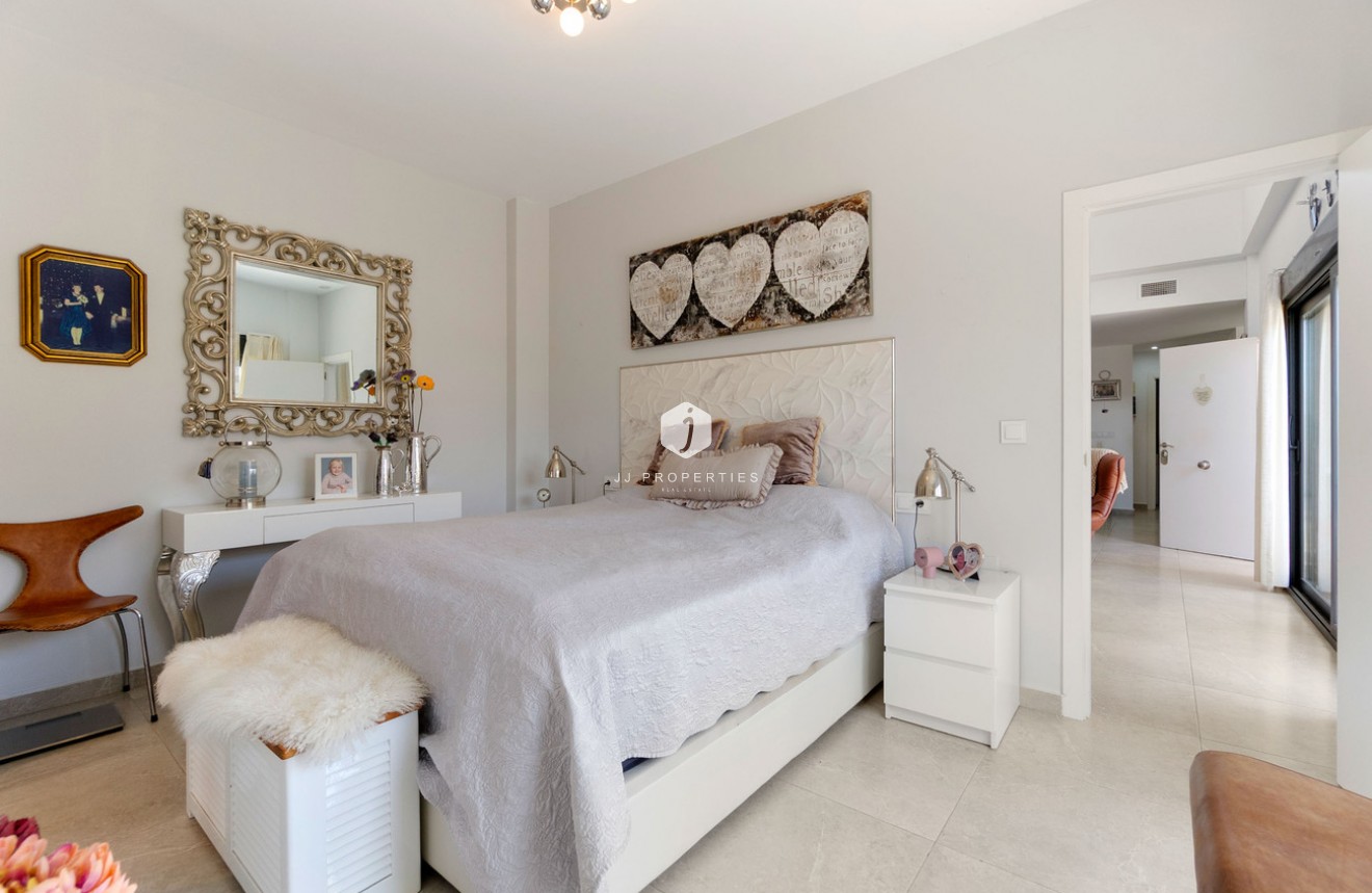 Segunda mano - Villa -
Daya Nueva - Costa Blanca