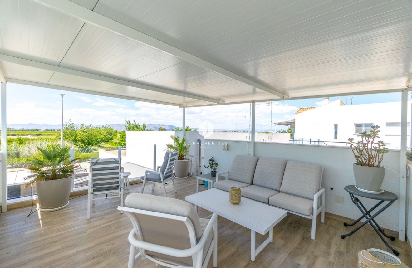 Segunda mano - Villa -
Daya Nueva - Costa Blanca