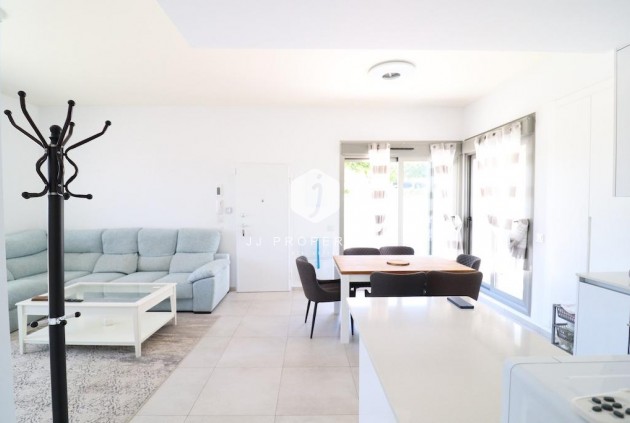 Segunda mano - Villa -
San Miguel de Salinas - Inland