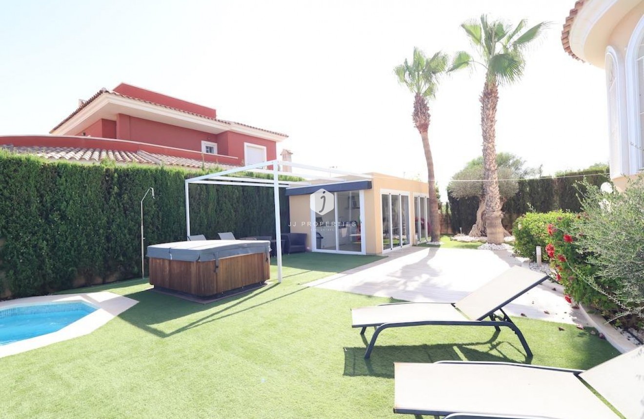 D'occasion - Villa -
Ciudad Quesada - Costa Blanca