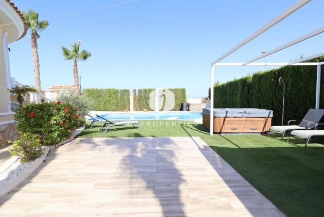 D'occasion - Villa -
Ciudad Quesada - Costa Blanca