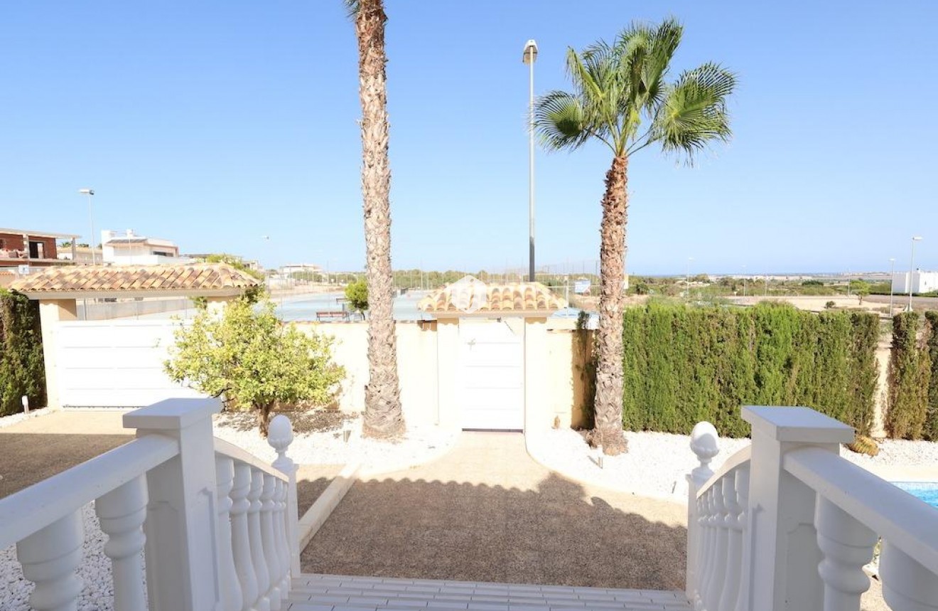 D'occasion - Villa -
Ciudad Quesada - Costa Blanca