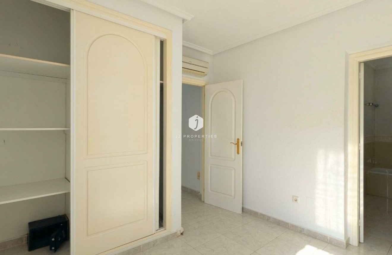 Segunda mano - Villa -
Ciudad Quesada - Costa Blanca