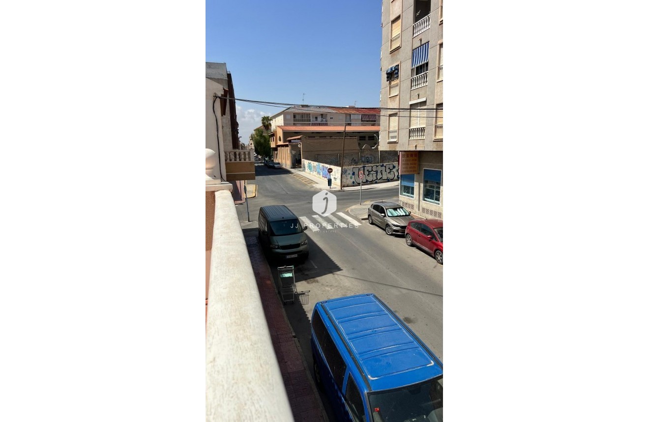 Segunda mano - Chalet -
Torrevieja - Estacion de autobuses