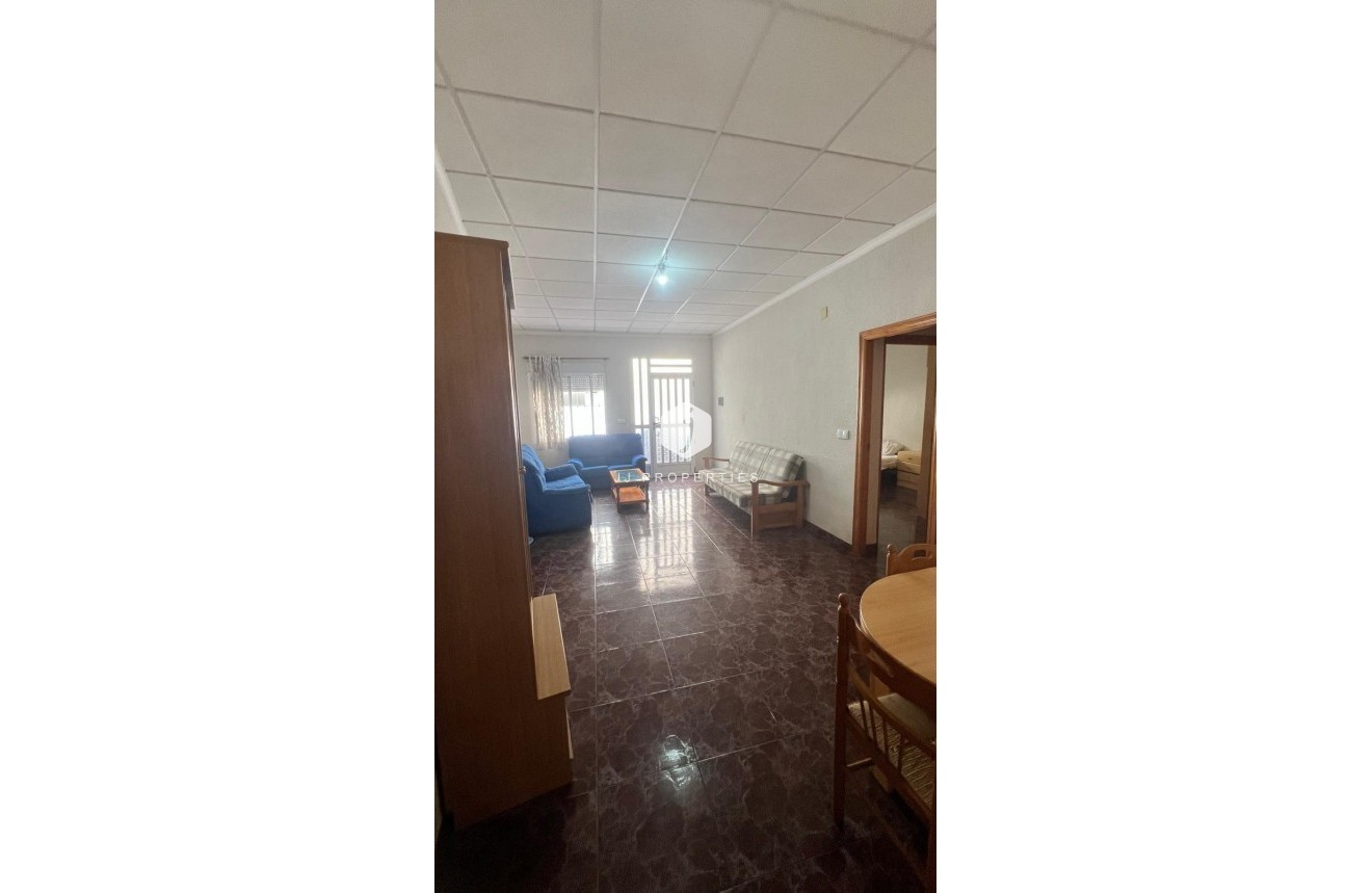 Segunda mano - Chalet -
Torrevieja - Estacion de autobuses