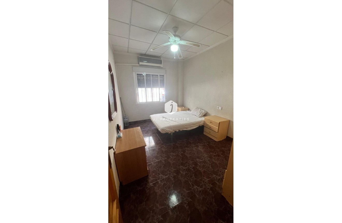 Segunda mano - Chalet -
Torrevieja - Estacion de autobuses