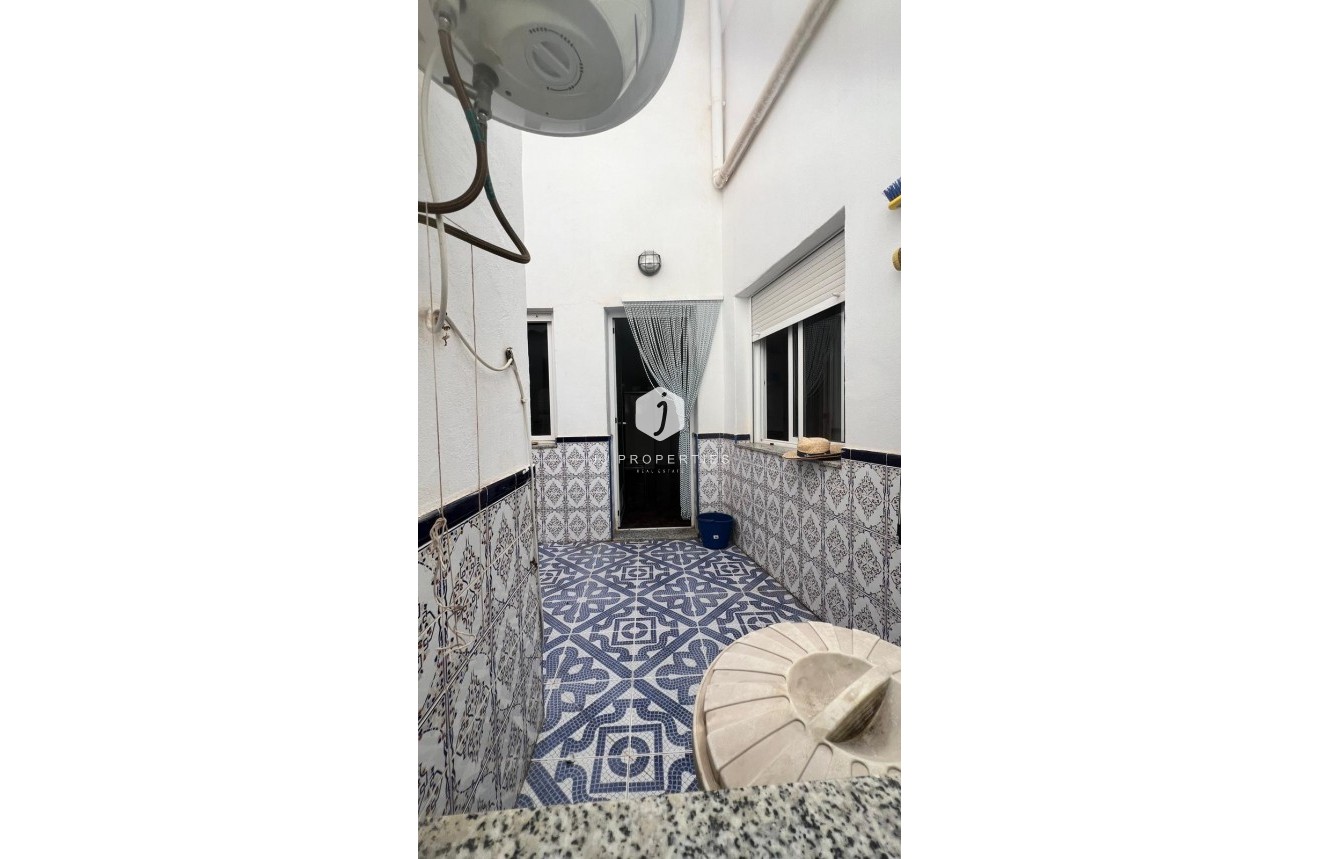 Segunda mano - Chalet -
Torrevieja - Estacion de autobuses