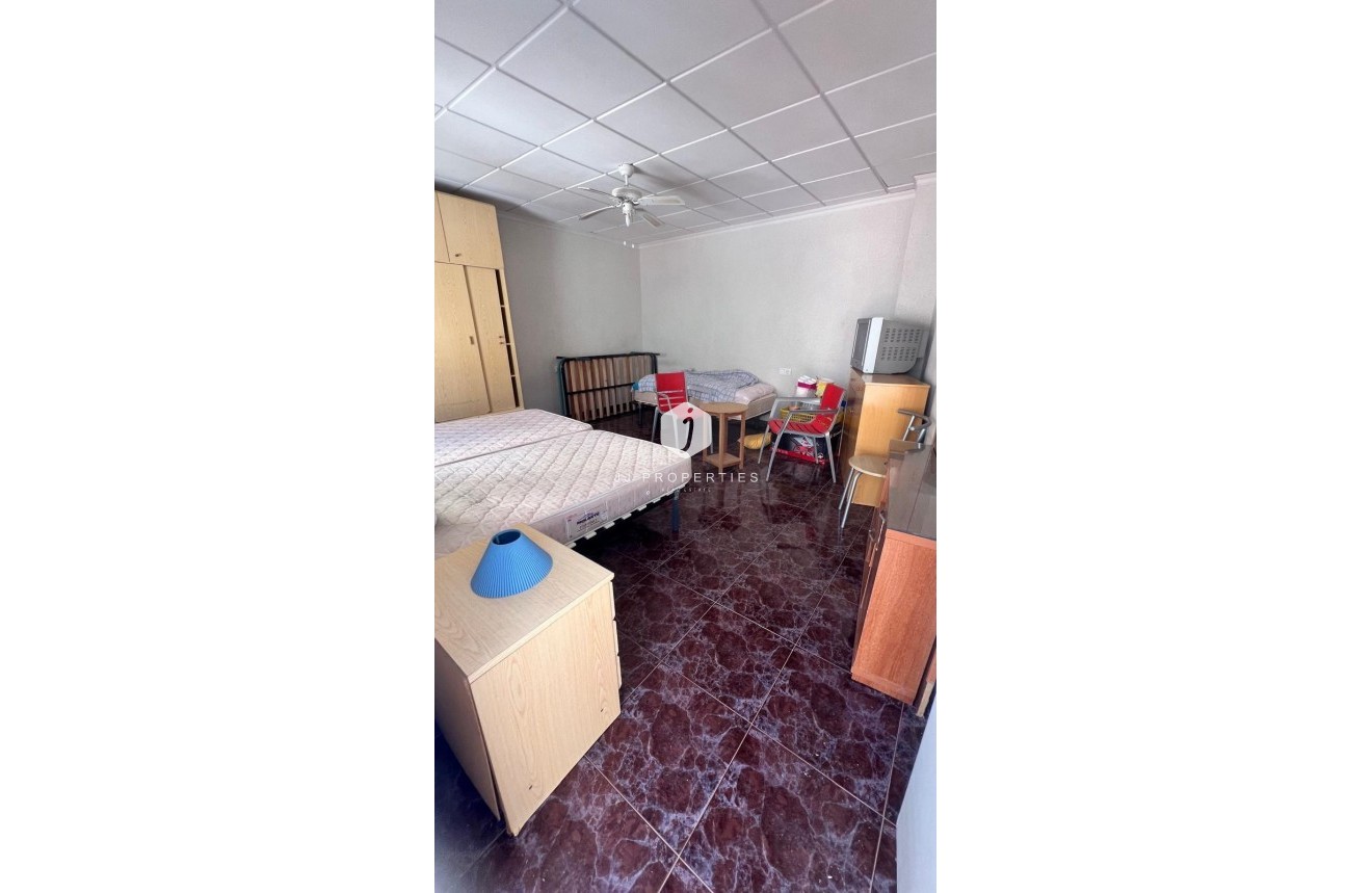 Segunda mano - Chalet -
Torrevieja - Estacion de autobuses