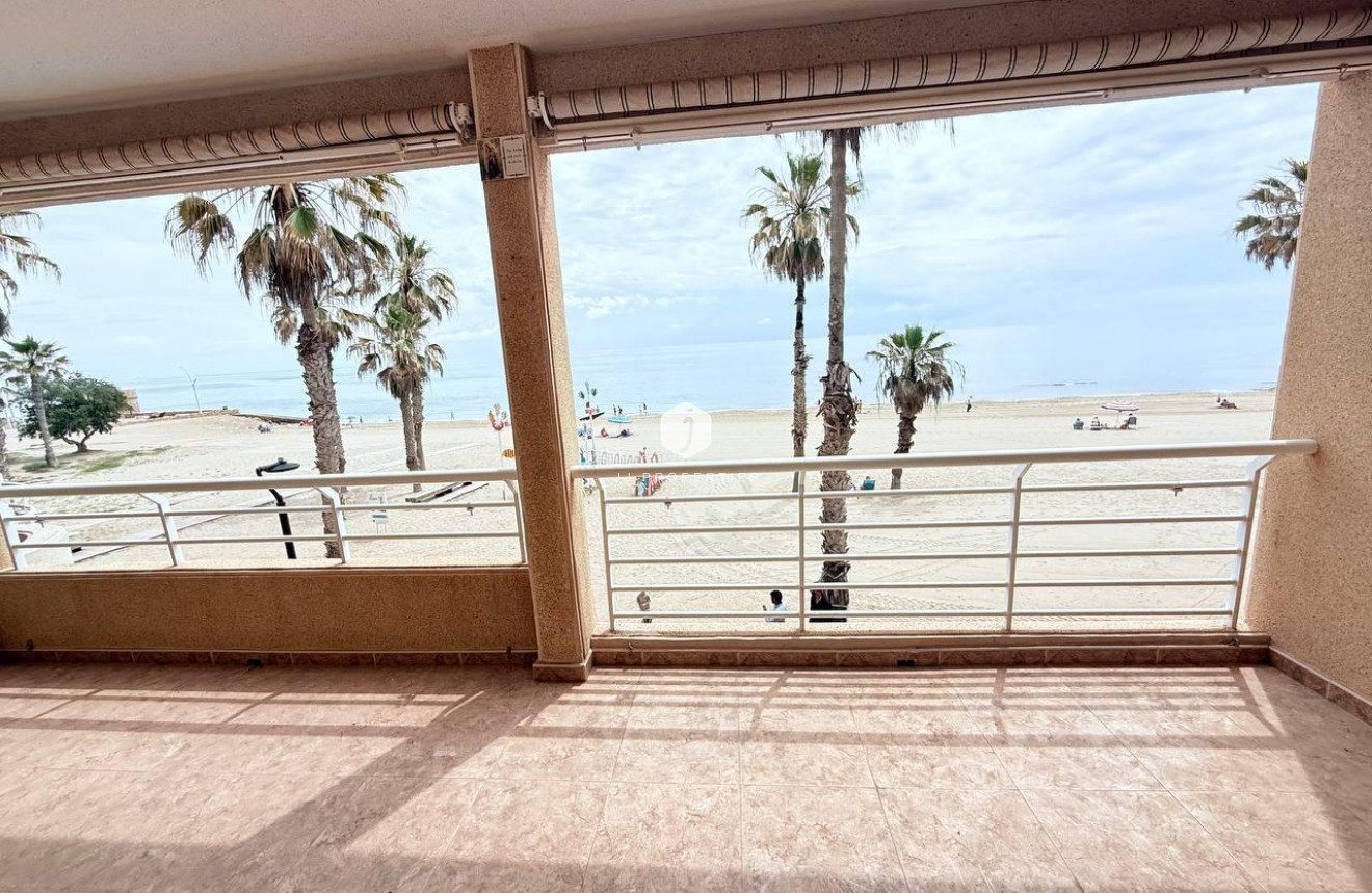 D'occasion - Appartement -
Torrevieja - La Mata