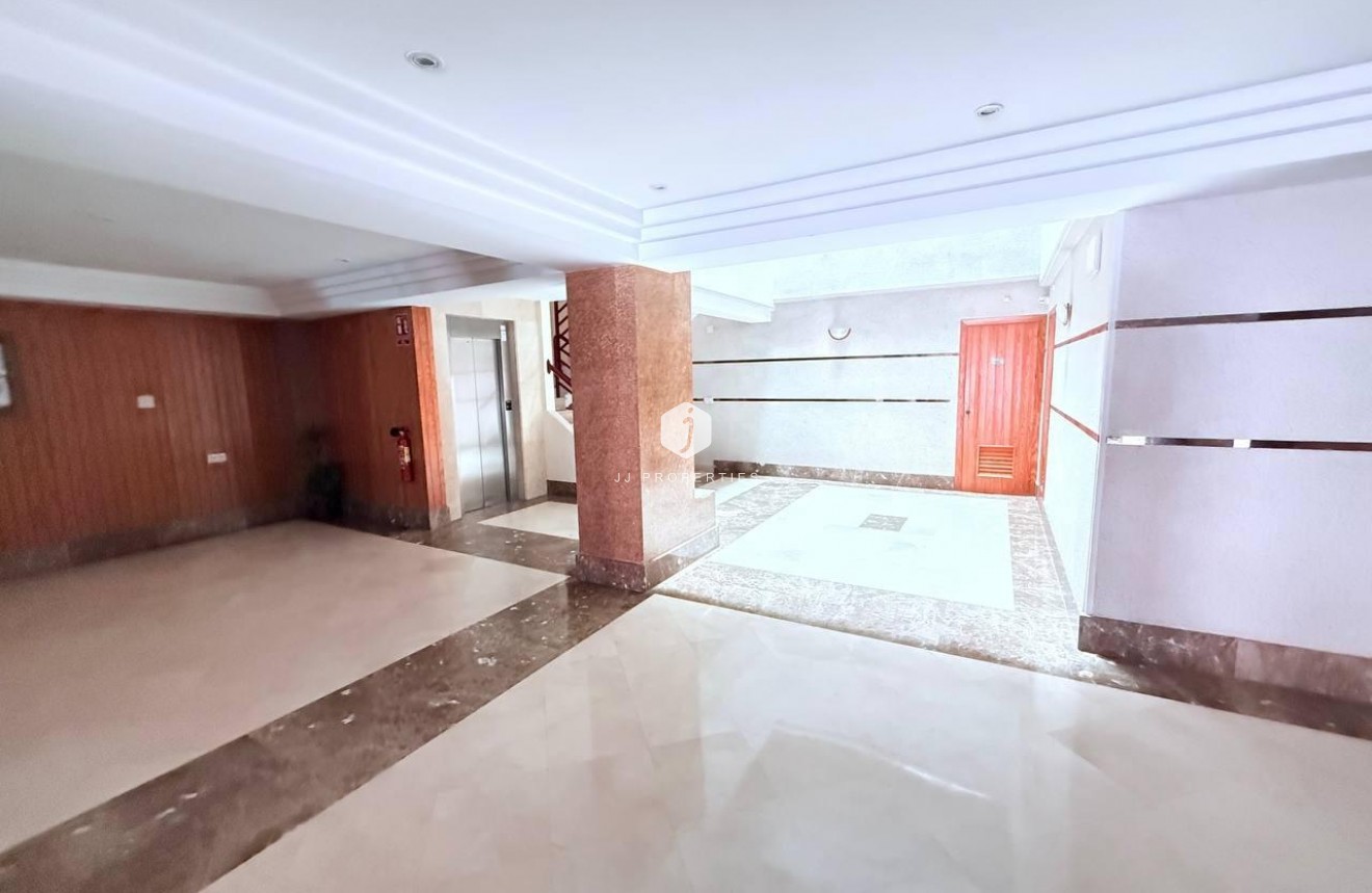 D'occasion - Appartement -
Torrevieja - La Mata