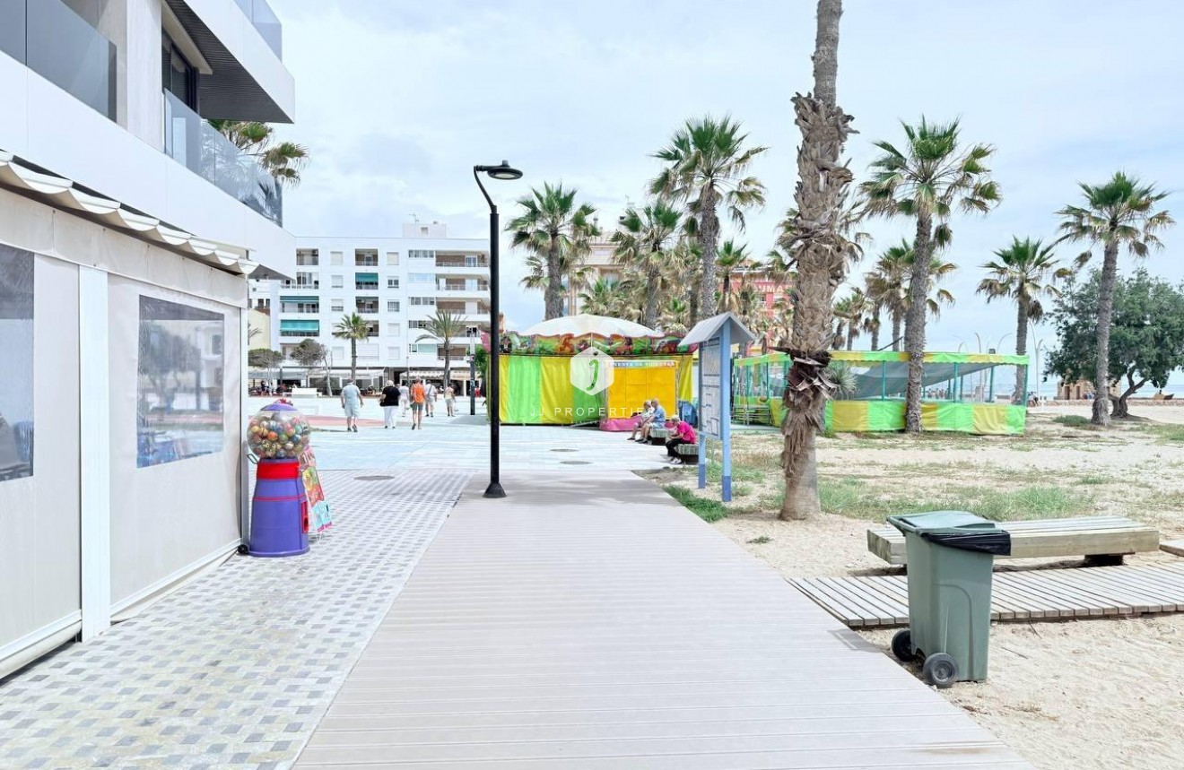D'occasion - Appartement -
Torrevieja - La Mata