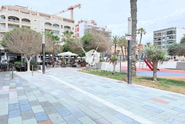 D'occasion - Appartement -
Torrevieja - La Mata