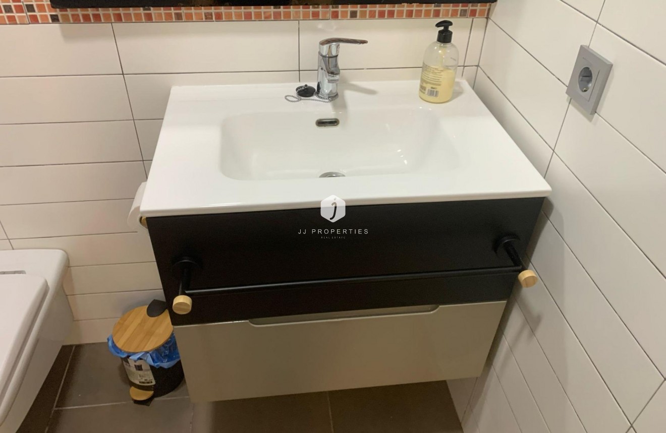 Segunda mano - Apartamento / piso -
Guardamar del Segura - Pueblo