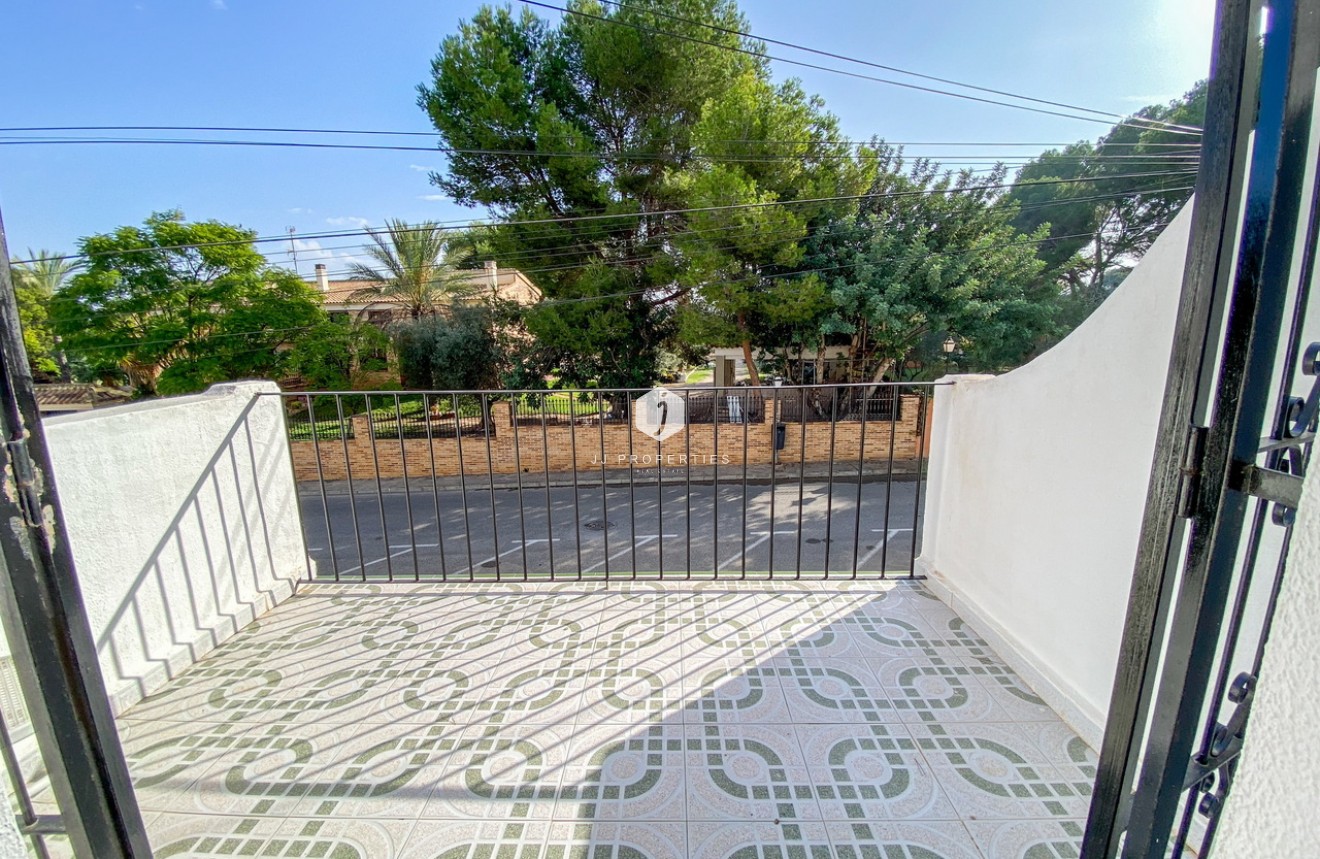 D'occasion - Chalet -
Los Balcones - Costa Blanca