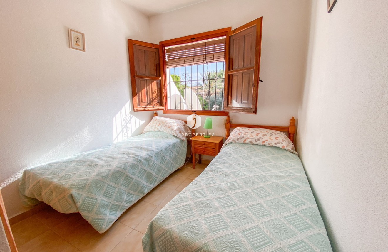 D'occasion - Chalet -
Los Balcones - Costa Blanca