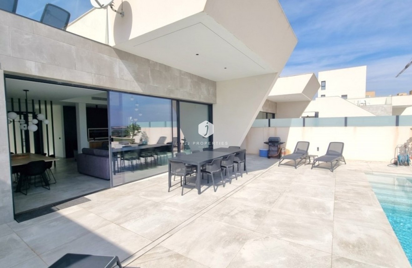 Segunda mano - Villa -
Rojales - Inland