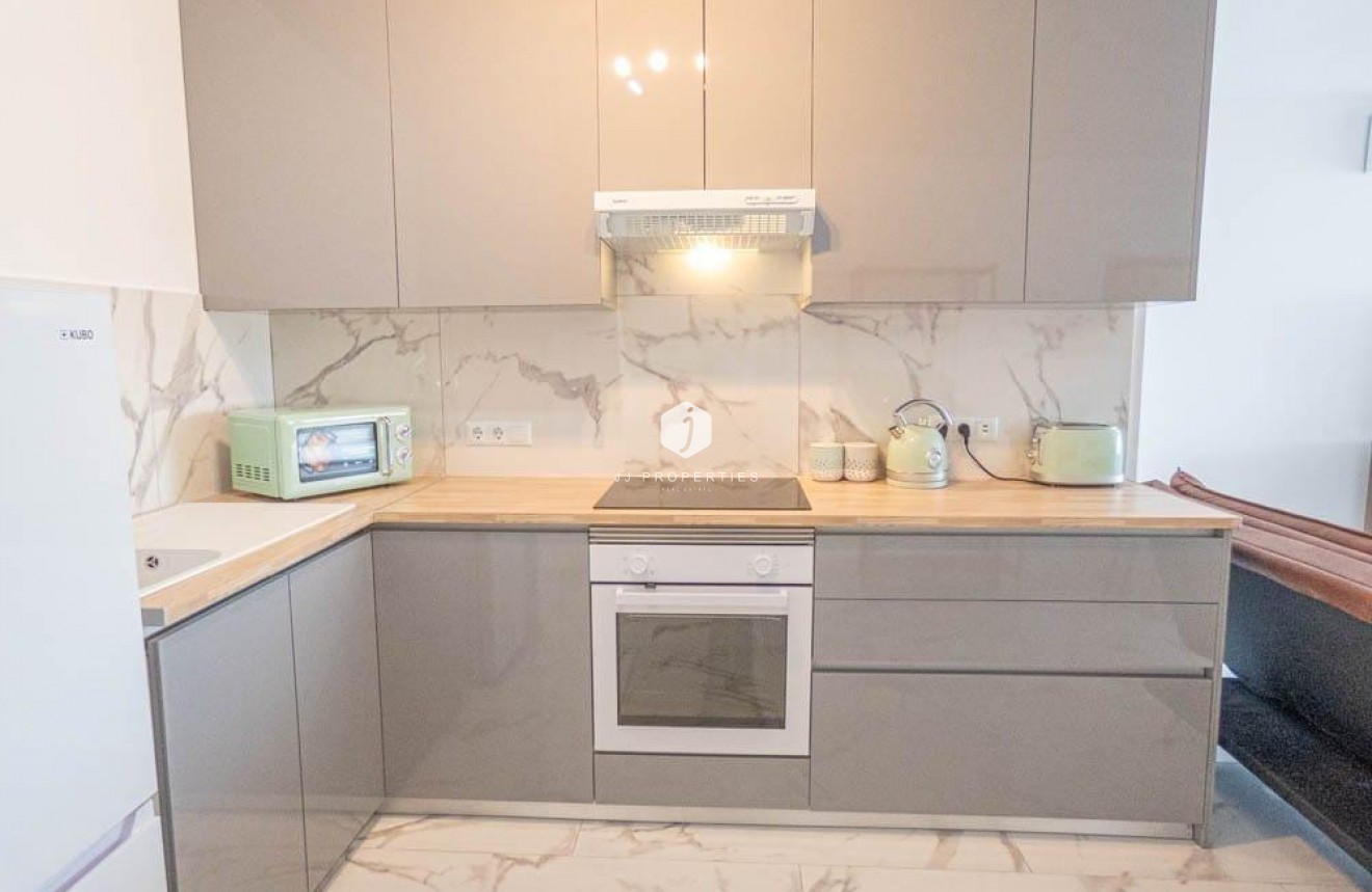 Segunda mano - Apartamento / piso -
Orihuela Costa - Villamartín