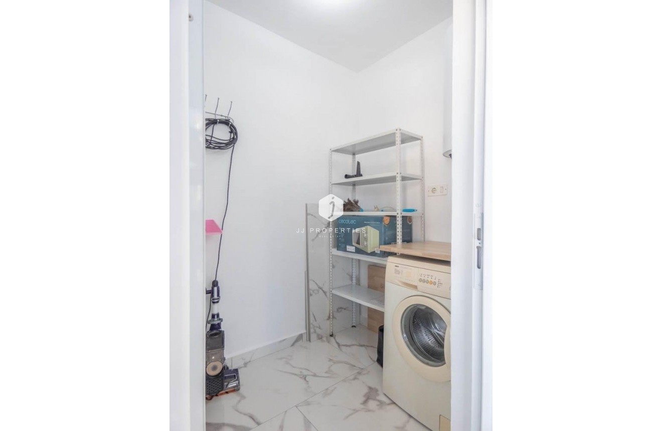 Segunda mano - Apartamento / piso -
Orihuela Costa - Villamartín