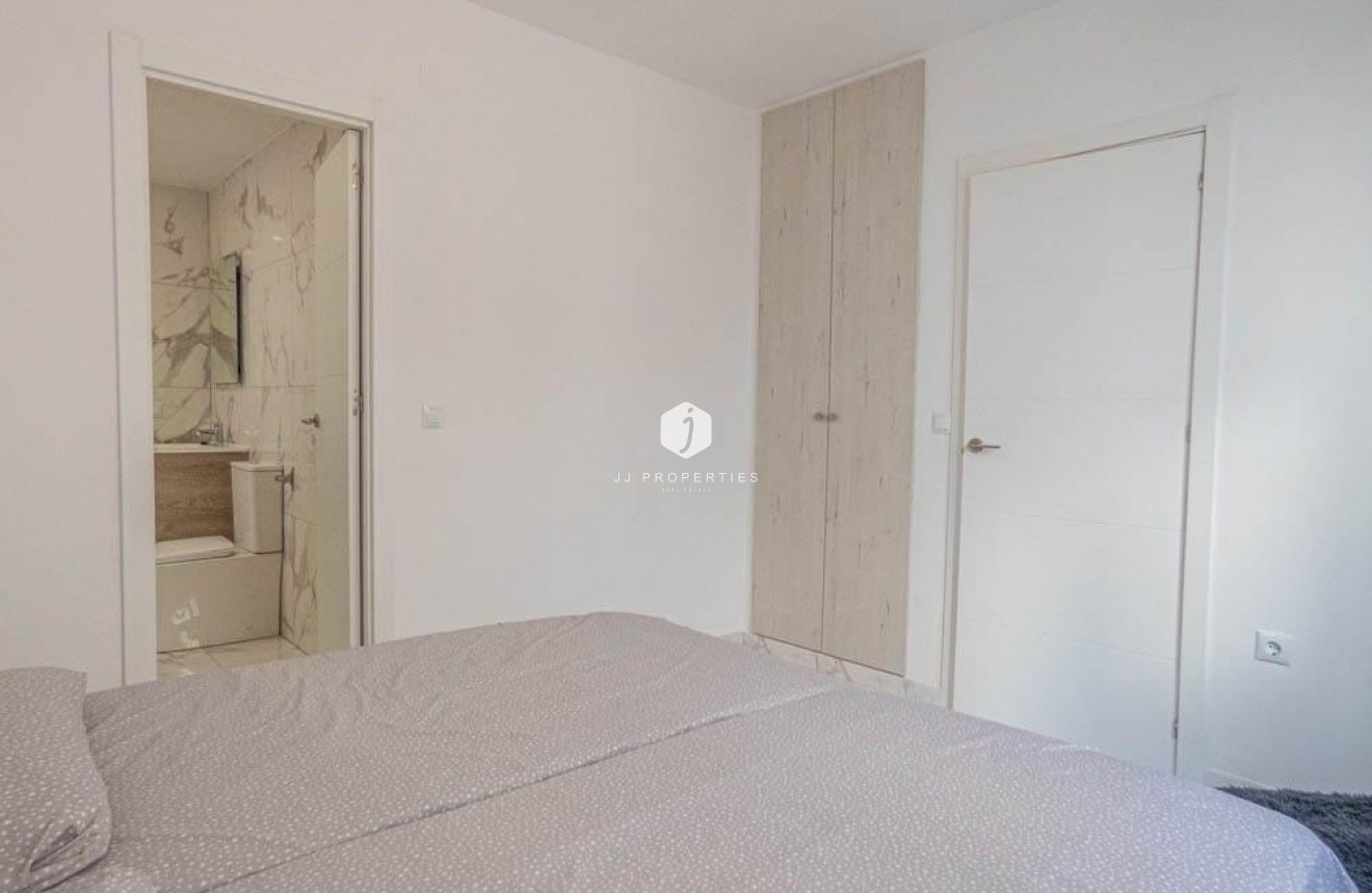 Segunda mano - Apartamento / piso -
Orihuela Costa - Villamartín