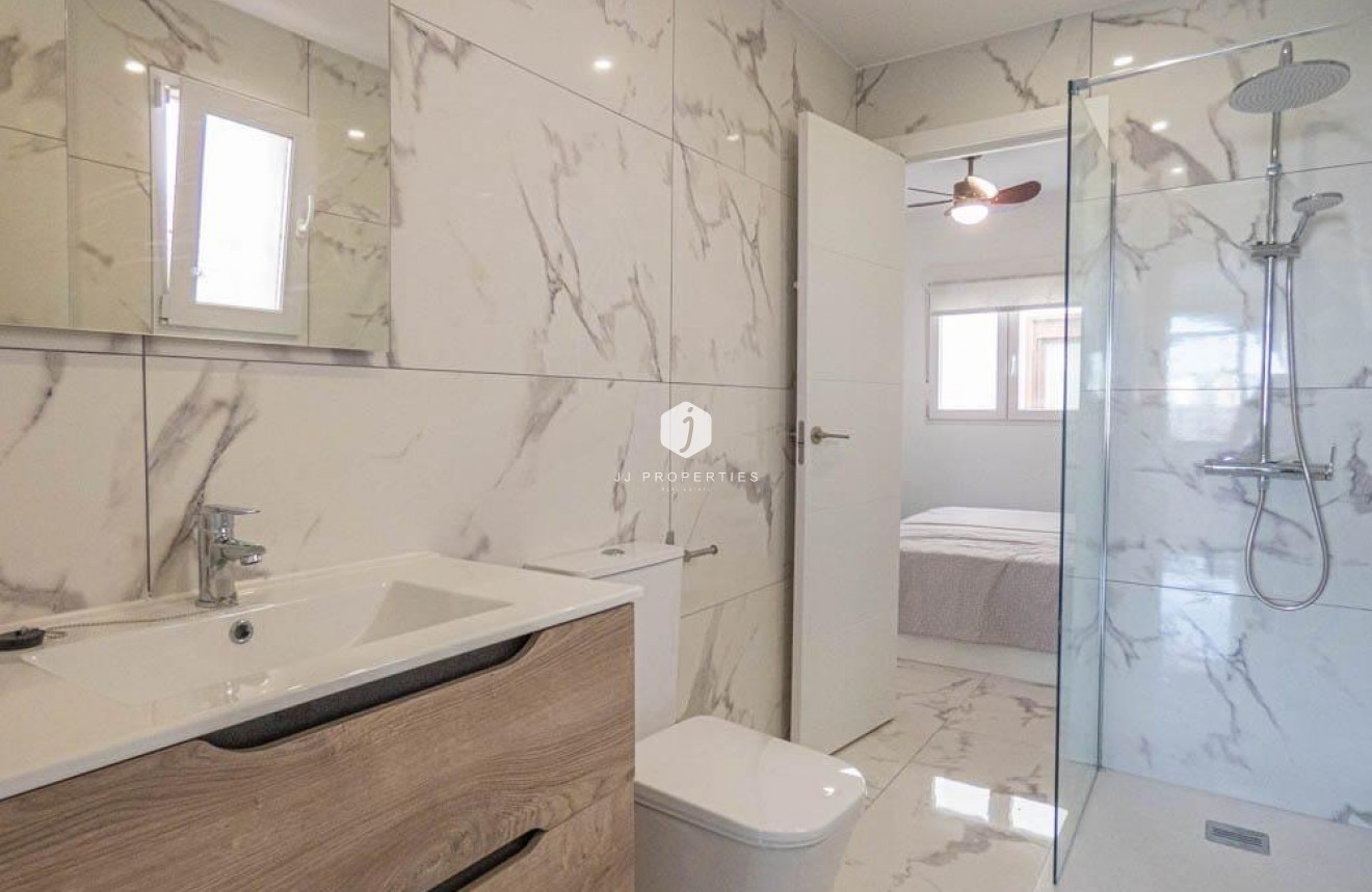 Segunda mano - Apartamento / piso -
Orihuela Costa - Villamartín