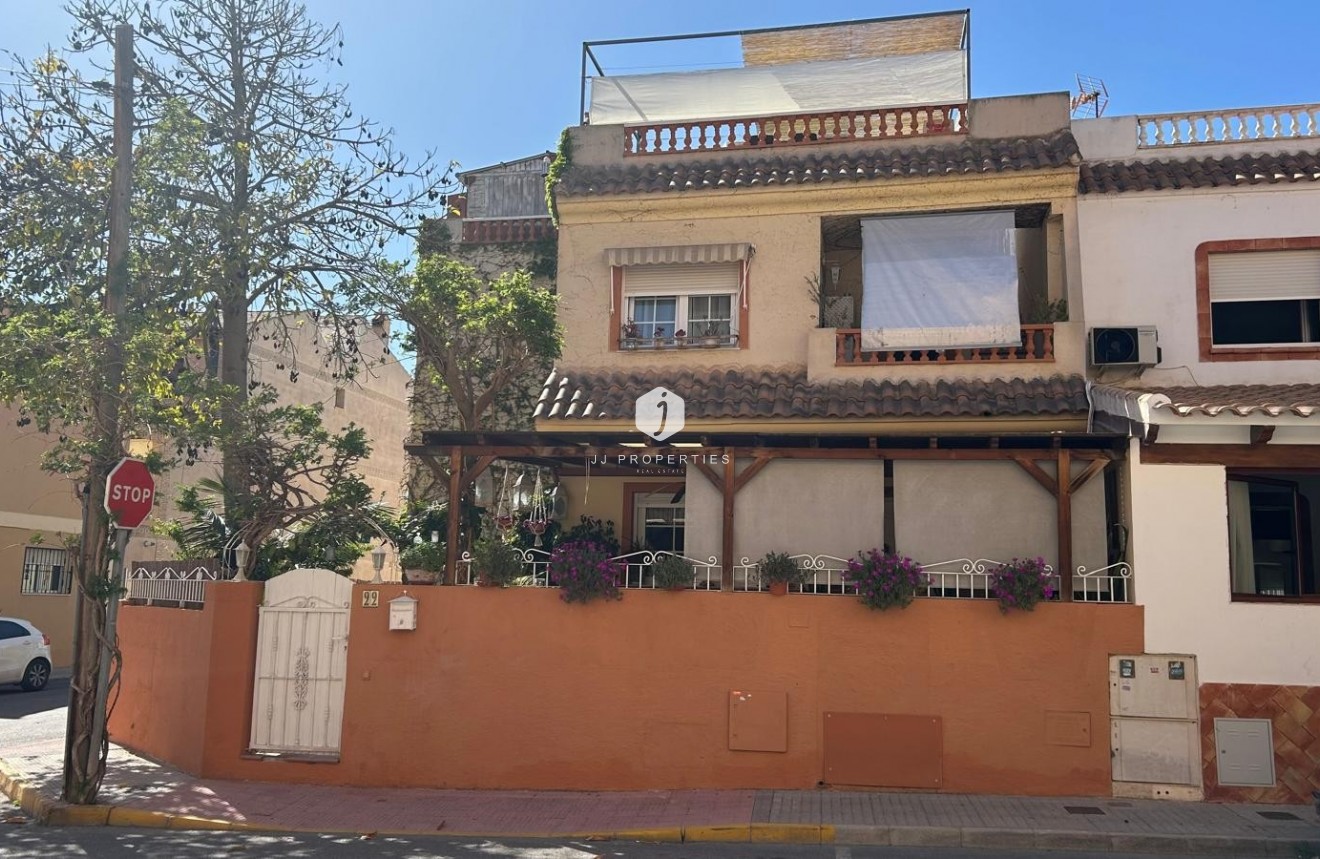 Segunda mano - Villa -
Los Montesinos - Costa Blanca
