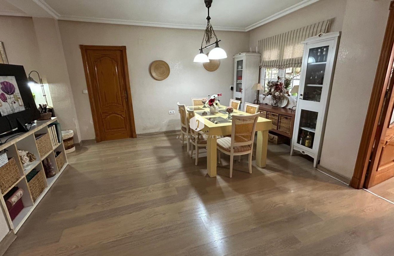 Segunda mano - Villa -
Los Montesinos - Costa Blanca