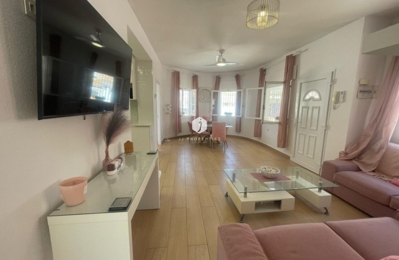 Segunda mano - Villa -
Playa Flamenca - Costa Blanca