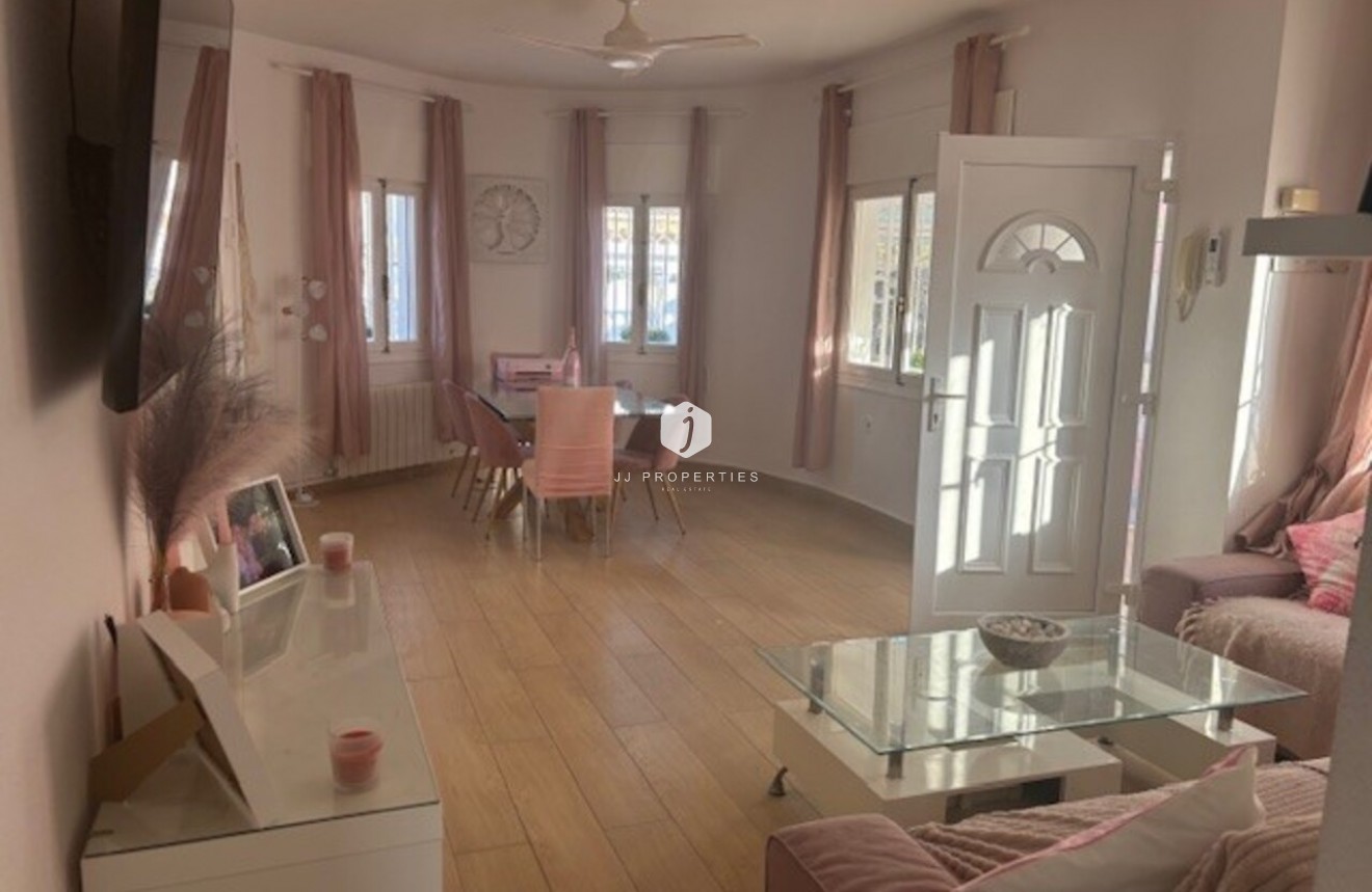 Segunda mano - Villa -
Playa Flamenca - Costa Blanca