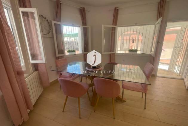 Segunda mano - Villa -
Playa Flamenca - Costa Blanca