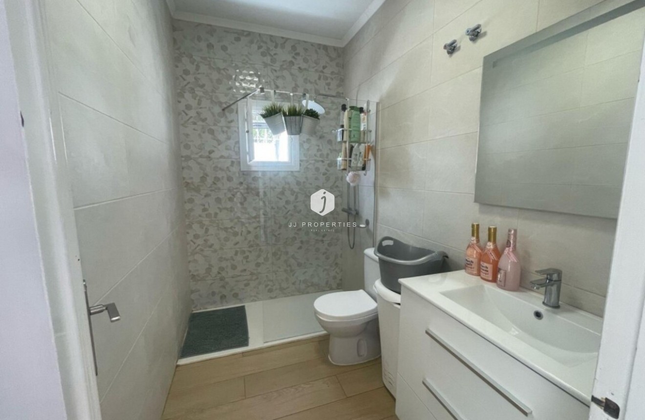 Segunda mano - Villa -
Playa Flamenca - Costa Blanca